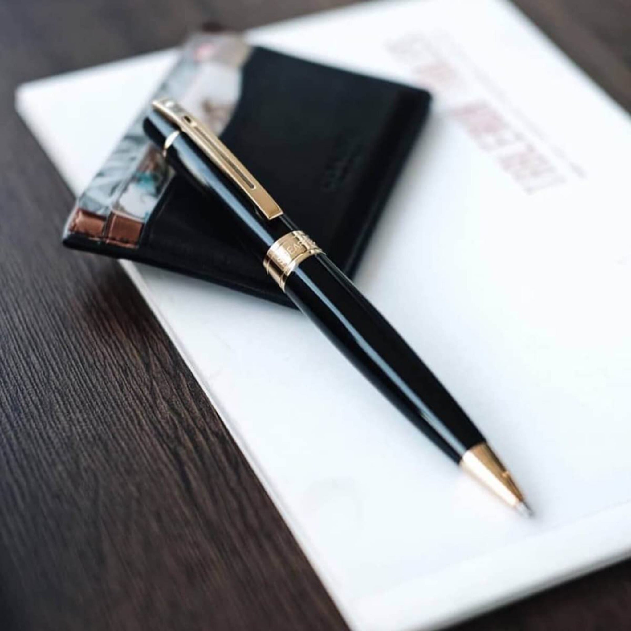 Sheaffer Table Clock With Pen